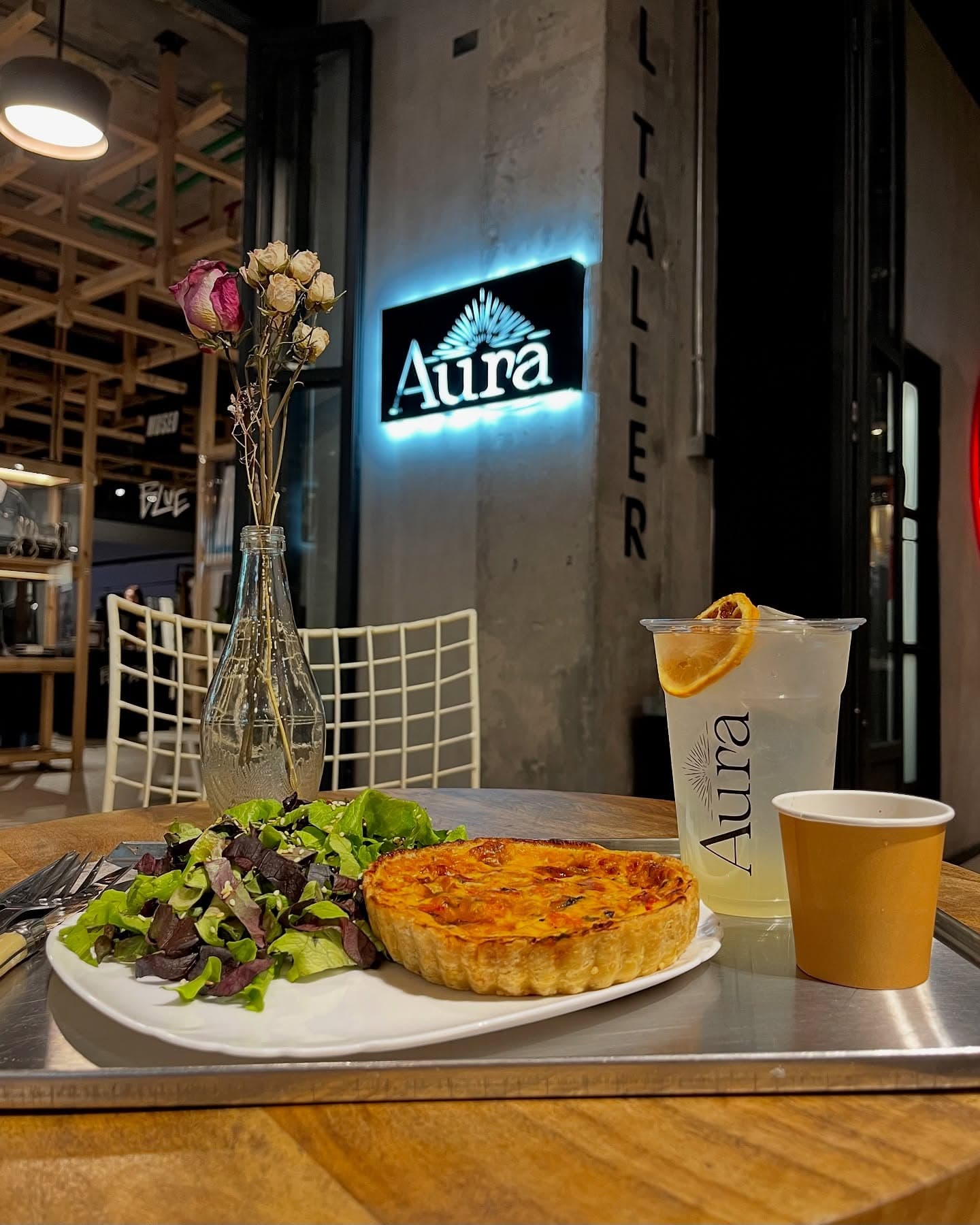 Aura Café: almuerzo con aura